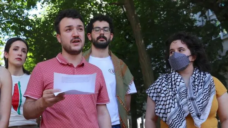 9bb8c560 fdaa 11ef 9dc2 07adf4375293.jpg - Gaza student protest leader held by US immigration agents